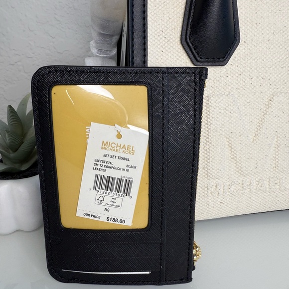 MICHAEL KORS Medium Mercer Messenger Bag & matching Zip Top Coinpouch NWT